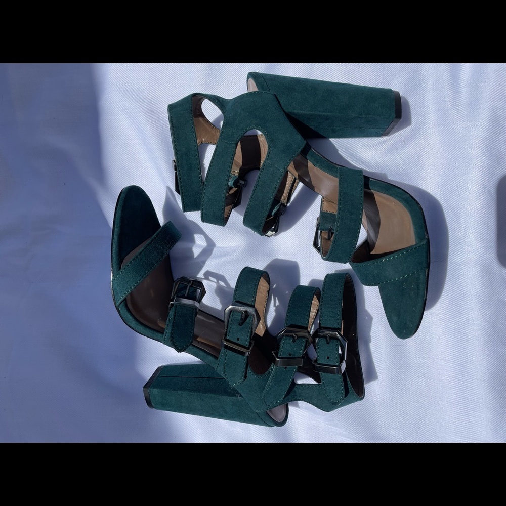 Heels - Picture 2 of 4